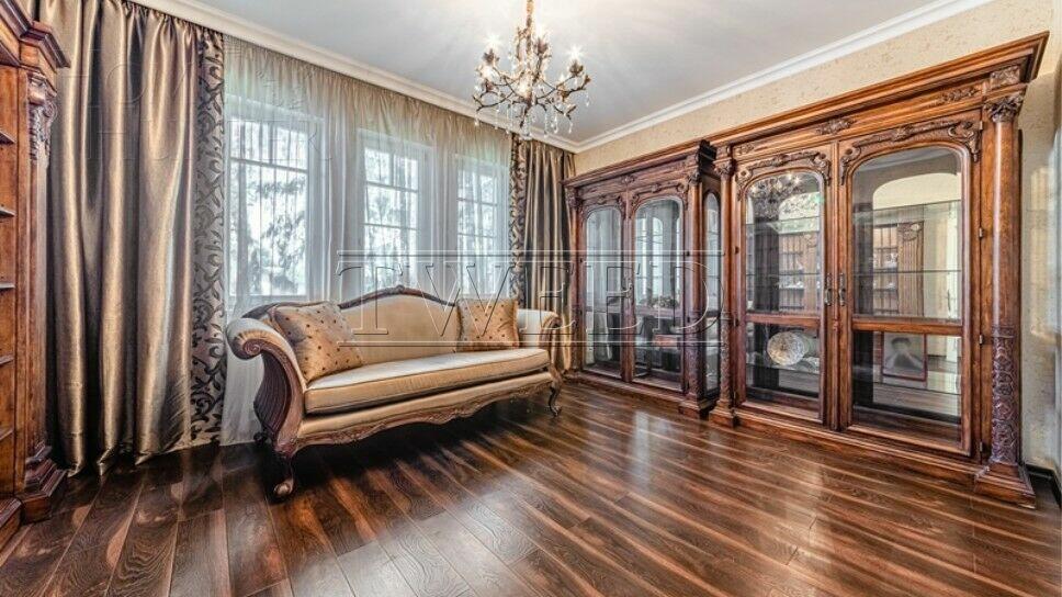 3-этажный коттедж 580 м² с отделкой