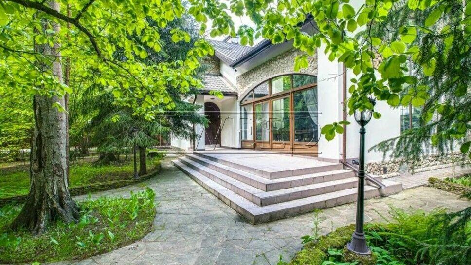 2-этажный коттедж 300 м² с отделкой