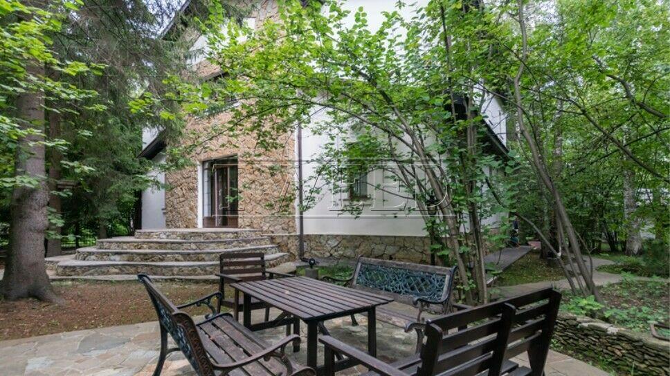 2-этажный коттедж 300 м² с отделкой