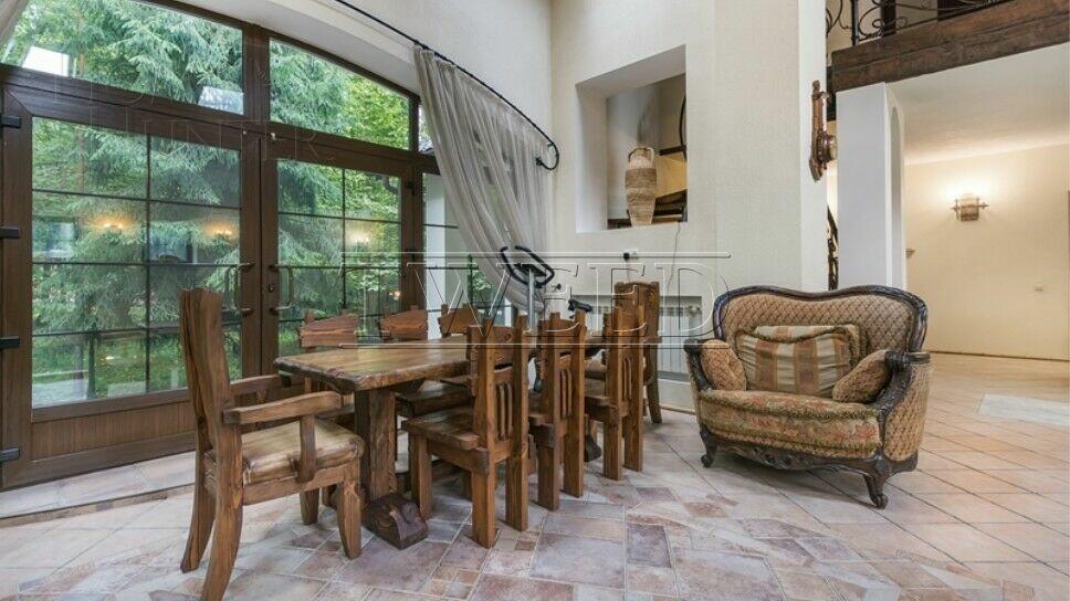 2-этажный коттедж 300 м² с отделкой