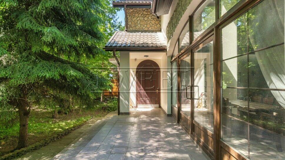 2-этажный коттедж 300 м² с отделкой