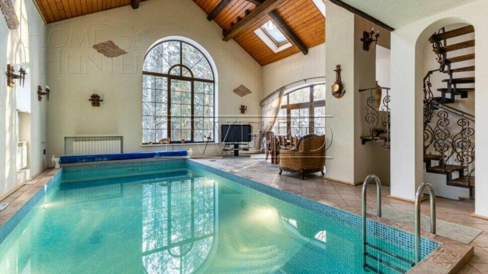 2-этажный коттедж 300 м² с отделкой