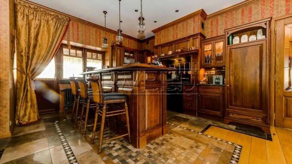 2-этажный коттедж 400 м² с отделкой