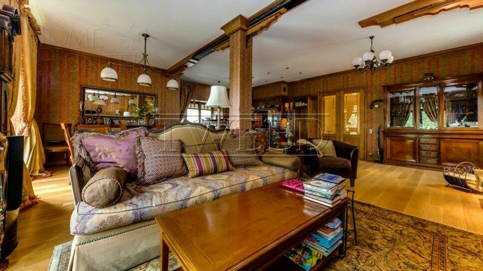 2-этажный коттедж 400 м² с отделкой