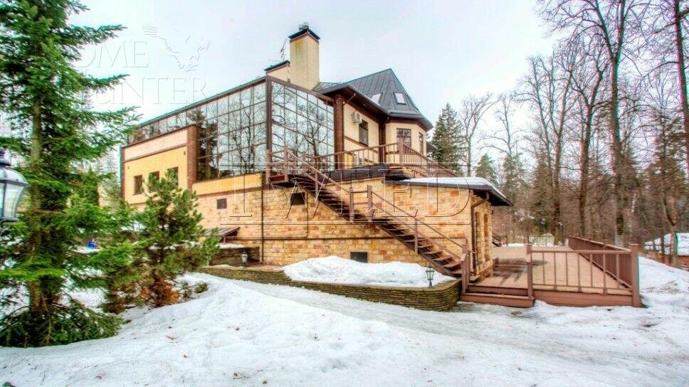 2-этажный коттедж 1 600 м² с отделкой