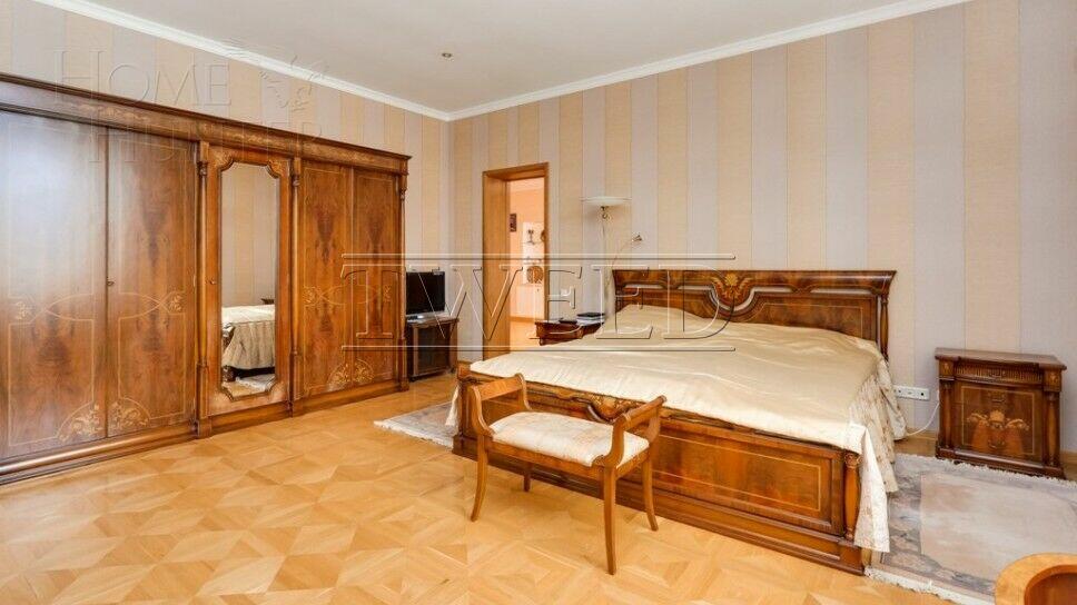 2-этажный коттедж 1 600 м² с отделкой