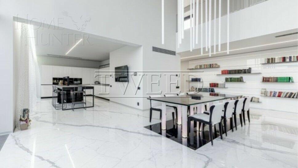 3-этажный коттедж 2 300 м² с отделкой