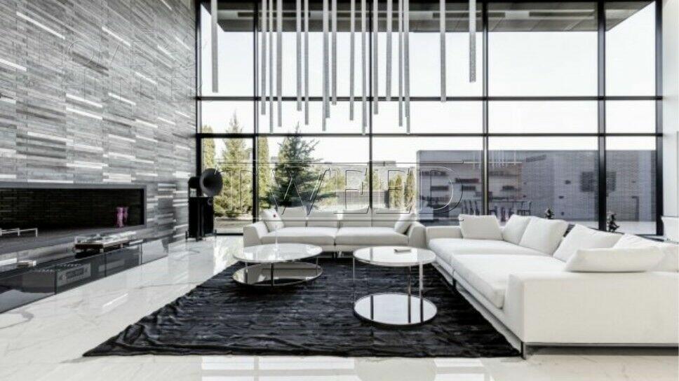 3-этажный коттедж 2 300 м² с отделкой