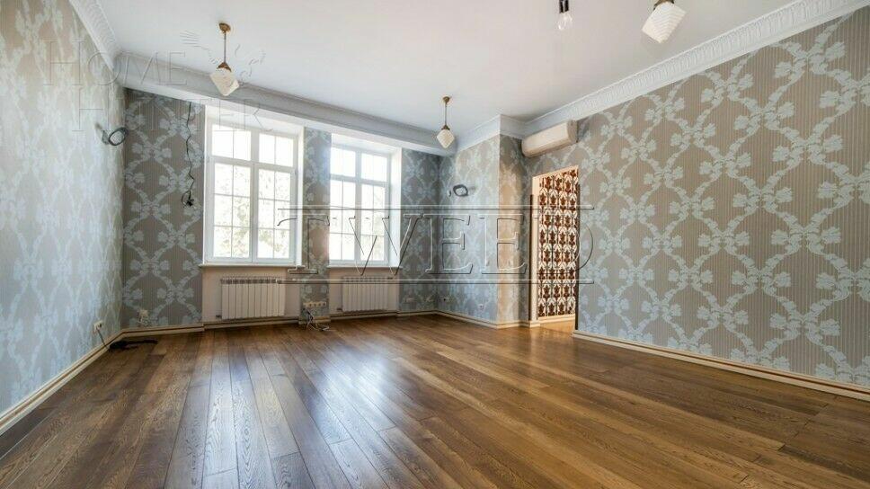 2-этажный коттедж 1 100 м² с отделкой