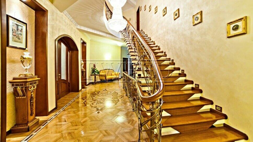 2-этажный коттедж 1 100 м² с отделкой