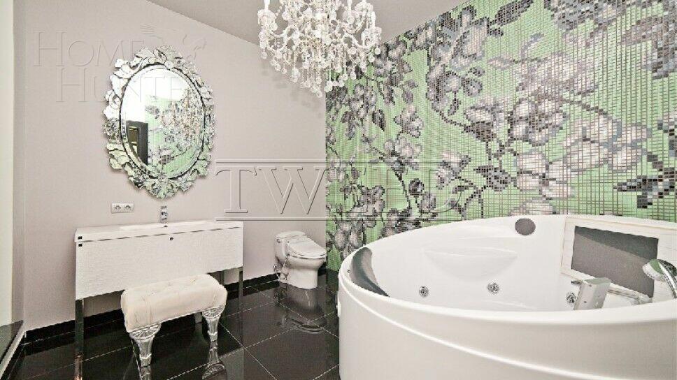 3-этажный коттедж 1 300 м² с отделкой