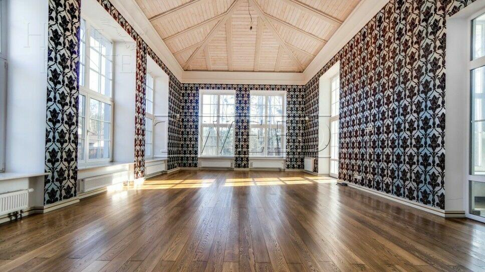 2-этажный коттедж 1 100 м² с отделкой