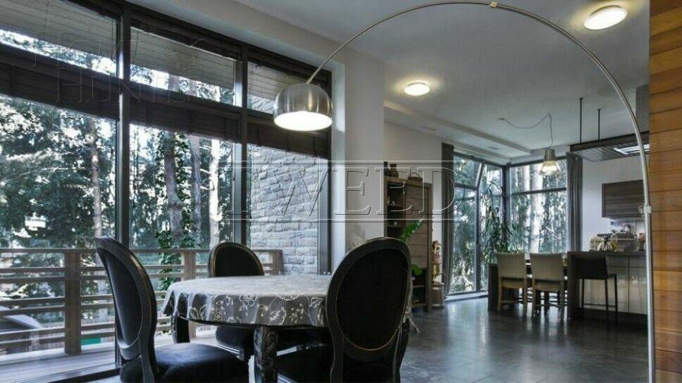 3-этажный коттедж 350 м² с отделкой