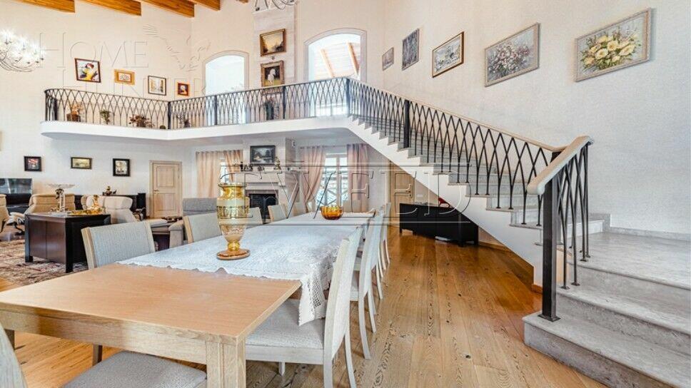 2-этажный коттедж 2 000 м² с отделкой