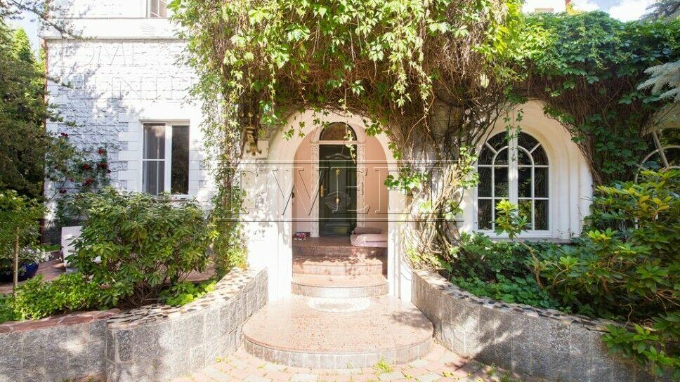 2-этажный коттедж 490 м² с отделкой