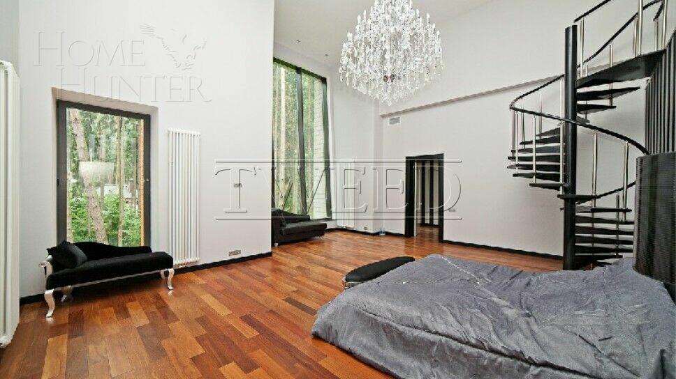 3-этажный коттедж 1 300 м² с отделкой
