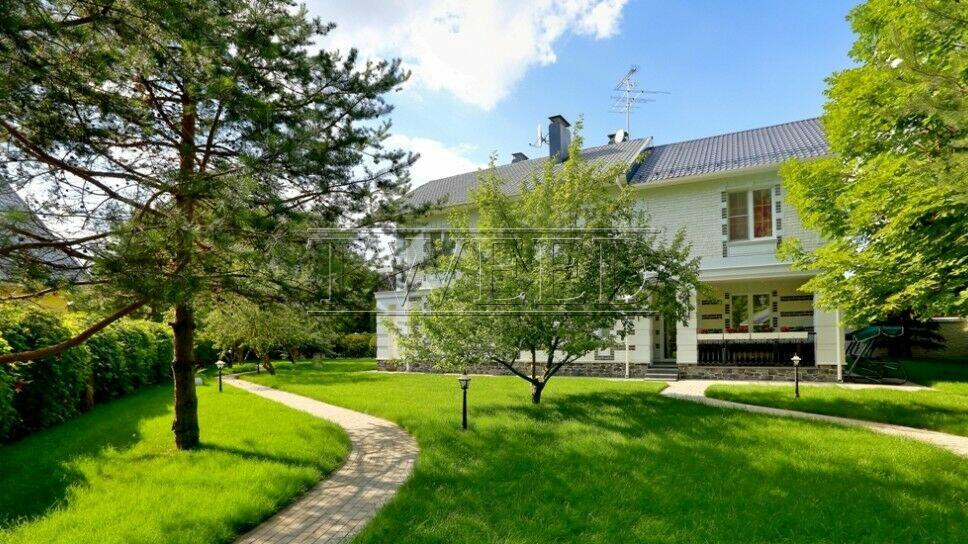 2-этажный коттедж 500 м² с отделкой