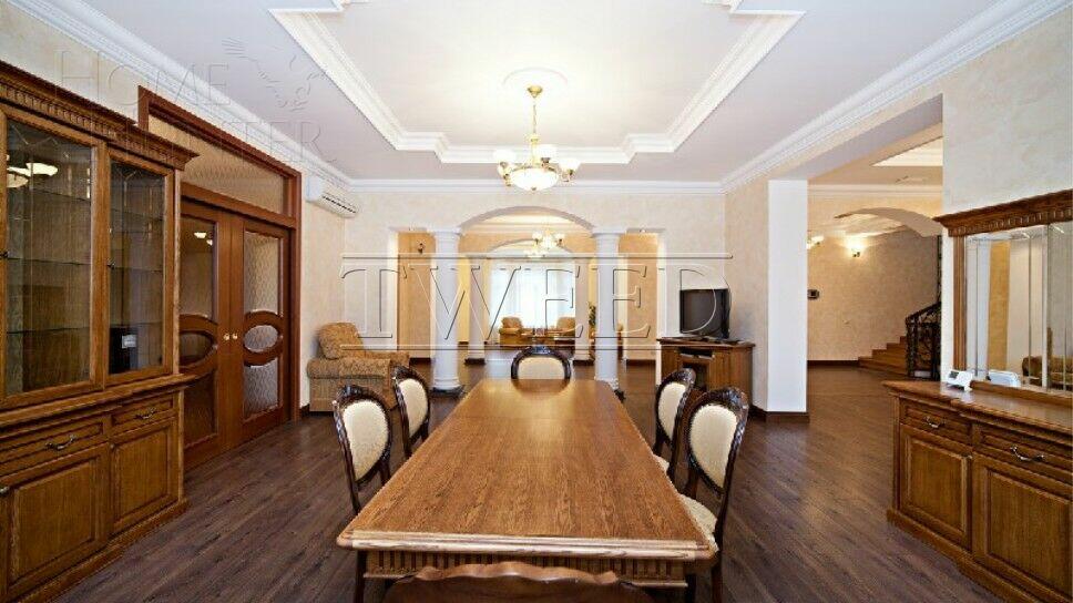 3-этажный коттедж 700 м² с отделкой