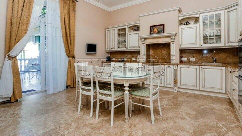 2-этажный коттедж 860 м² с отделкой