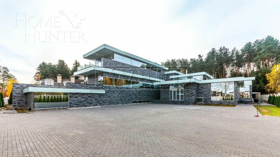 3-этажный коттедж 1 546 м² без отделки