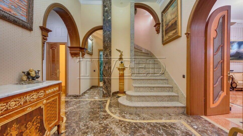 2-этажный коттедж 490 м² с отделкой