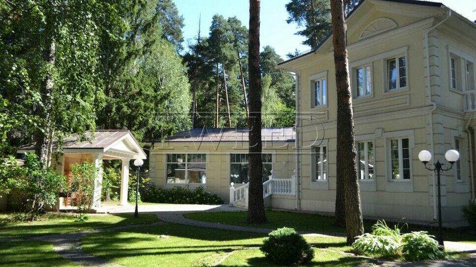 2-этажный коттедж 860 м² с отделкой