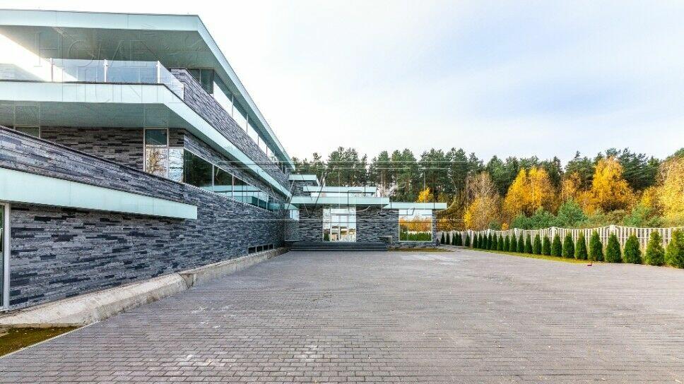 3-этажный коттедж 1 546 м² без отделки