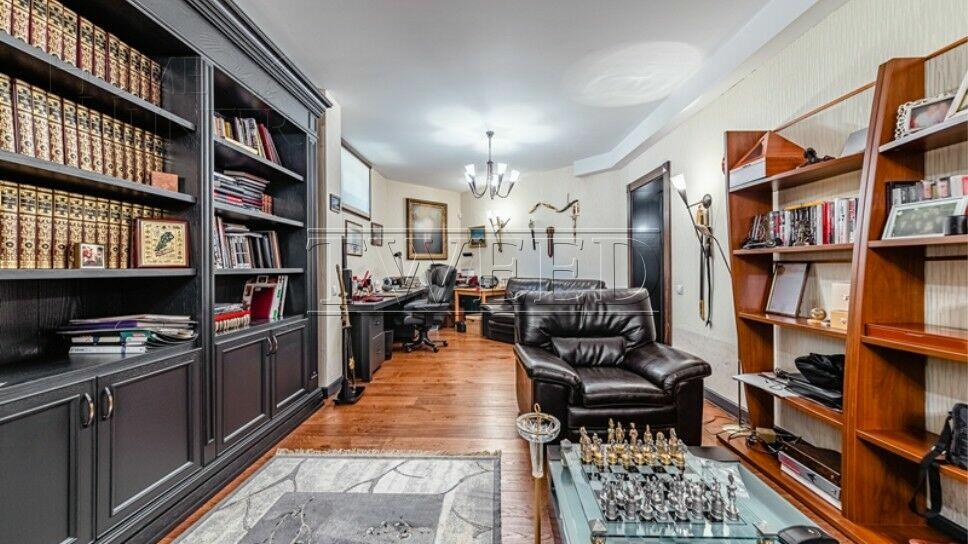 2-этажный коттедж 2 000 м² с отделкой