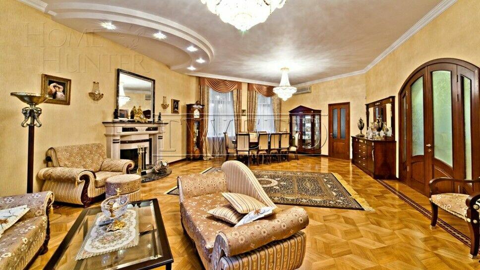 2-этажный коттедж 1 100 м² с отделкой