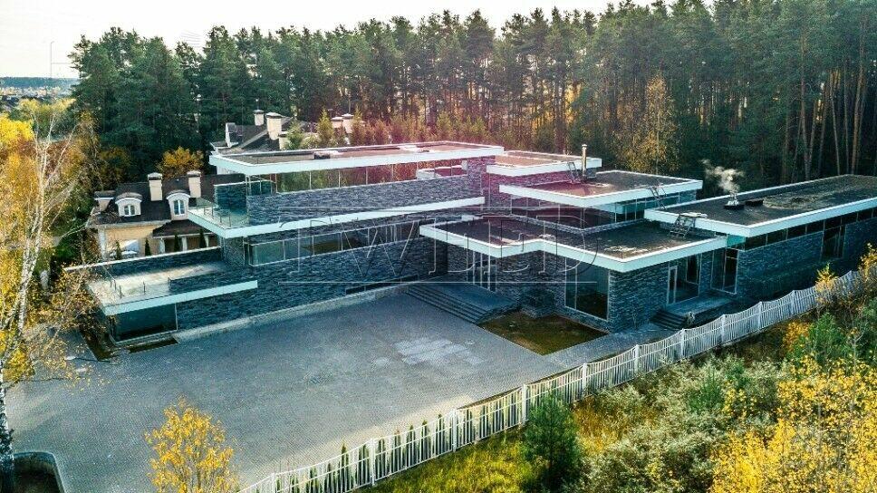 3-этажный коттедж 1 546 м² без отделки