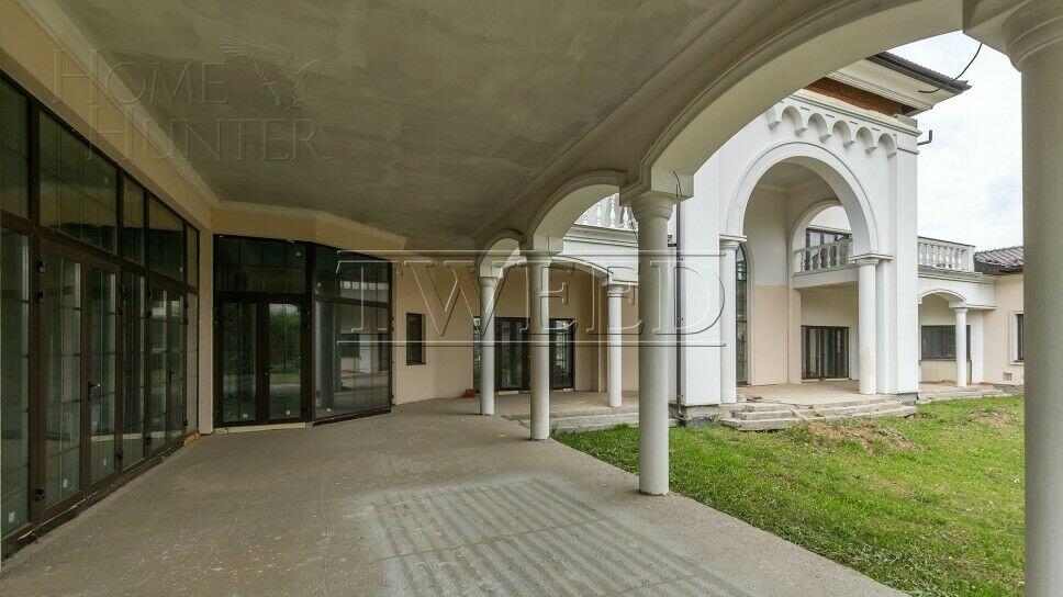 2-этажный коттедж 2 000 м² без отделки