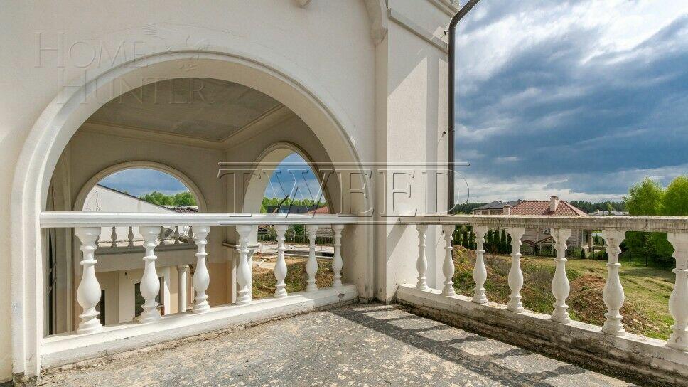 2-этажный коттедж 2 000 м² без отделки