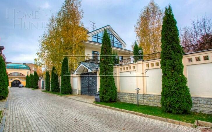 2-этажный коттедж 900 м² с отделкой