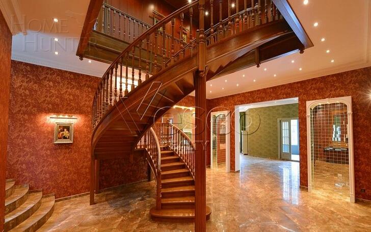 2-этажный коттедж 1 500 м² с отделкой