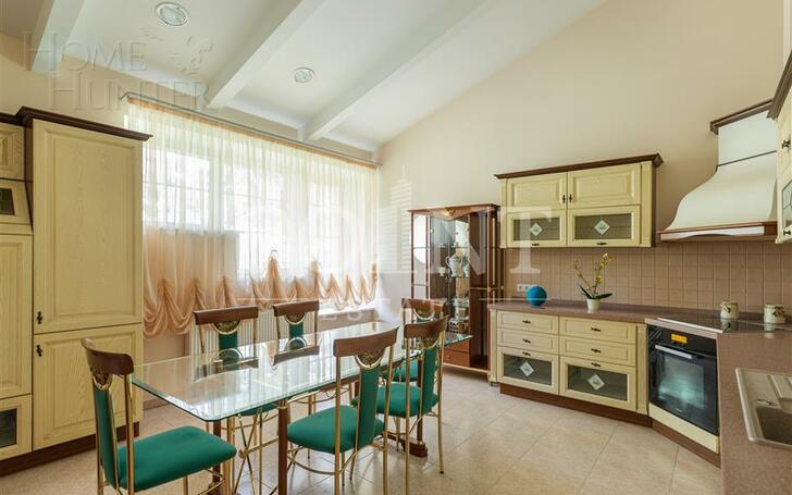 2-этажный коттедж 1 200 м² с отделкой