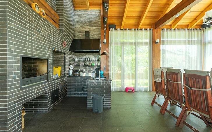 2-этажный коттедж 1 700 м² без отделки