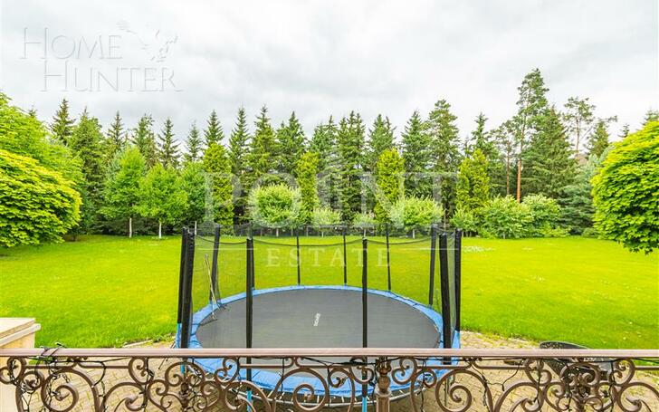 2-этажный коттедж 1 800 м² с отделкой