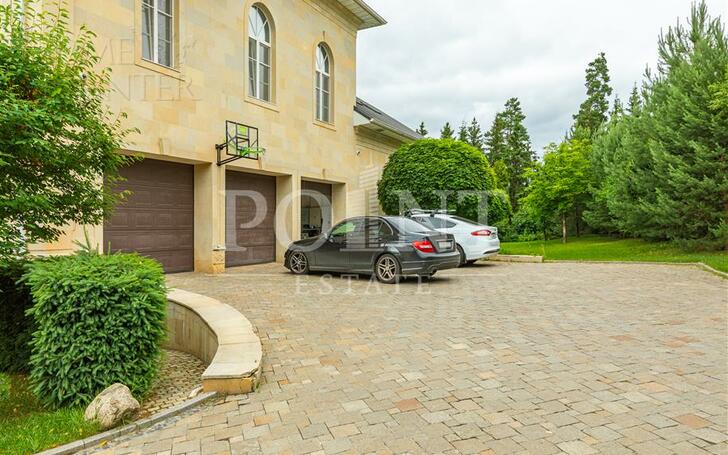 2-этажный коттедж 1 800 м² с отделкой