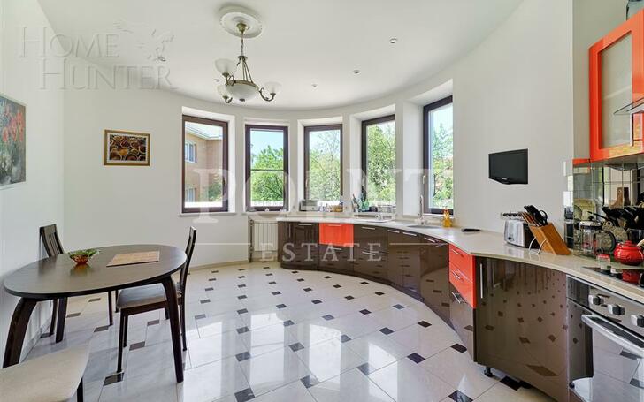 2-этажный коттедж 350 м² с отделкой