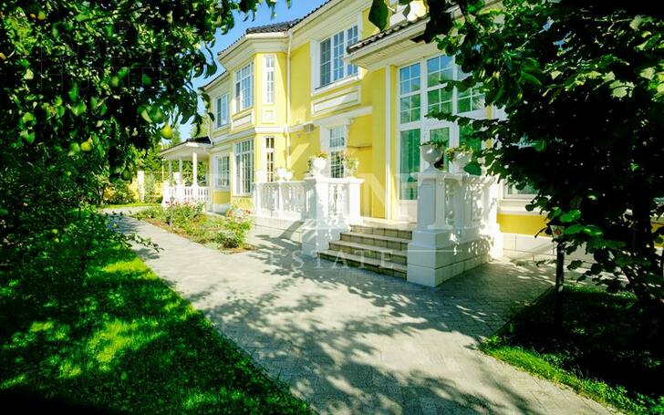 2-этажный коттедж 800 м² с отделкой