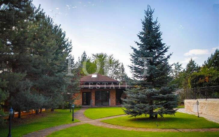 3-этажный коттедж 860 м² с отделкой