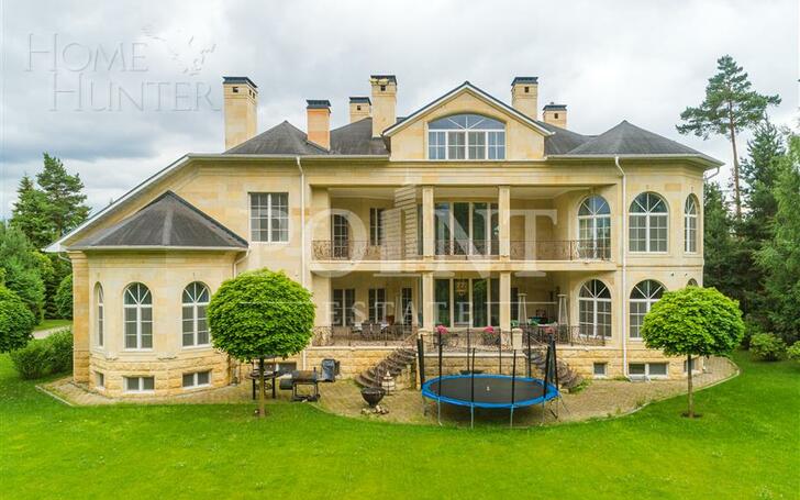 2-этажный коттедж 1 800 м² с отделкой