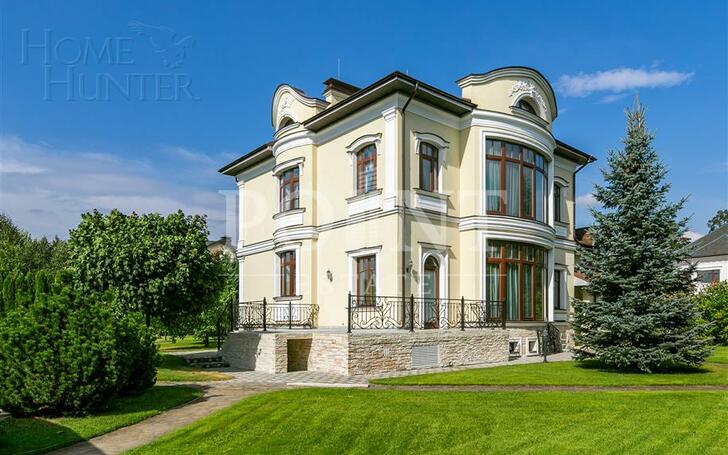 3-этажный коттедж 860 м² с отделкой