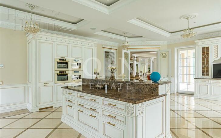 2-этажный коттедж 1 800 м² с отделкой