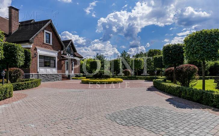 2-этажный коттедж 1 063 м² с отделкой