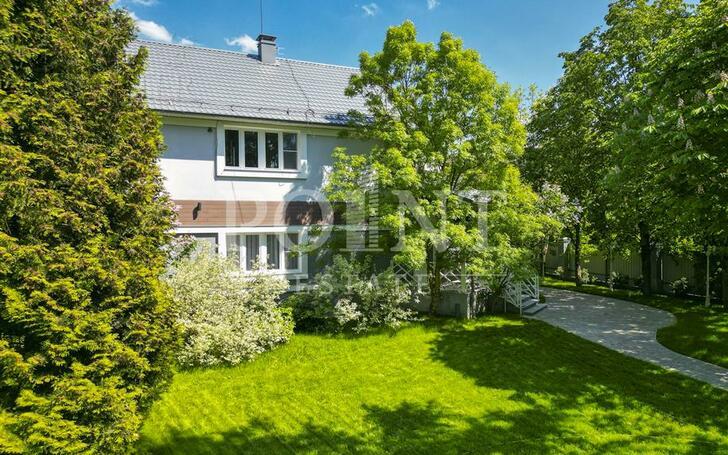 3-этажный коттедж 400 м² с отделкой