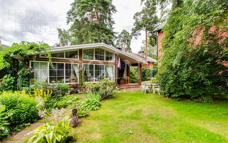 3-этажный коттедж 450 м² с отделкой
