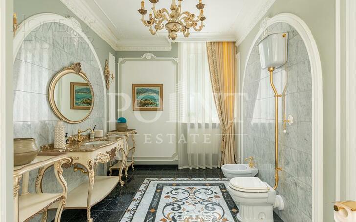 2-этажный коттедж 1 800 м² с отделкой