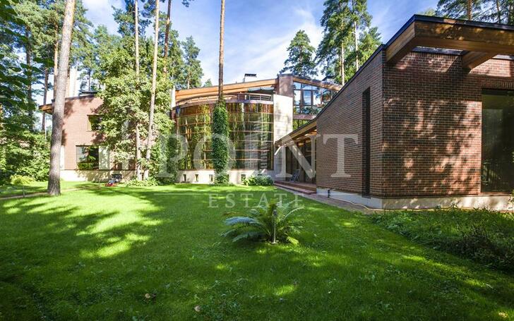 2-этажный коттедж 1 500 м² с отделкой