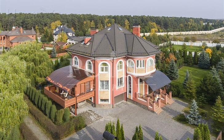 2-этажный коттедж 730 м² с отделкой